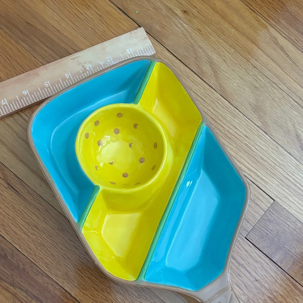 Ceramic Serving Tray in pickledball shaped chip and dip. - Picture 5 of 6